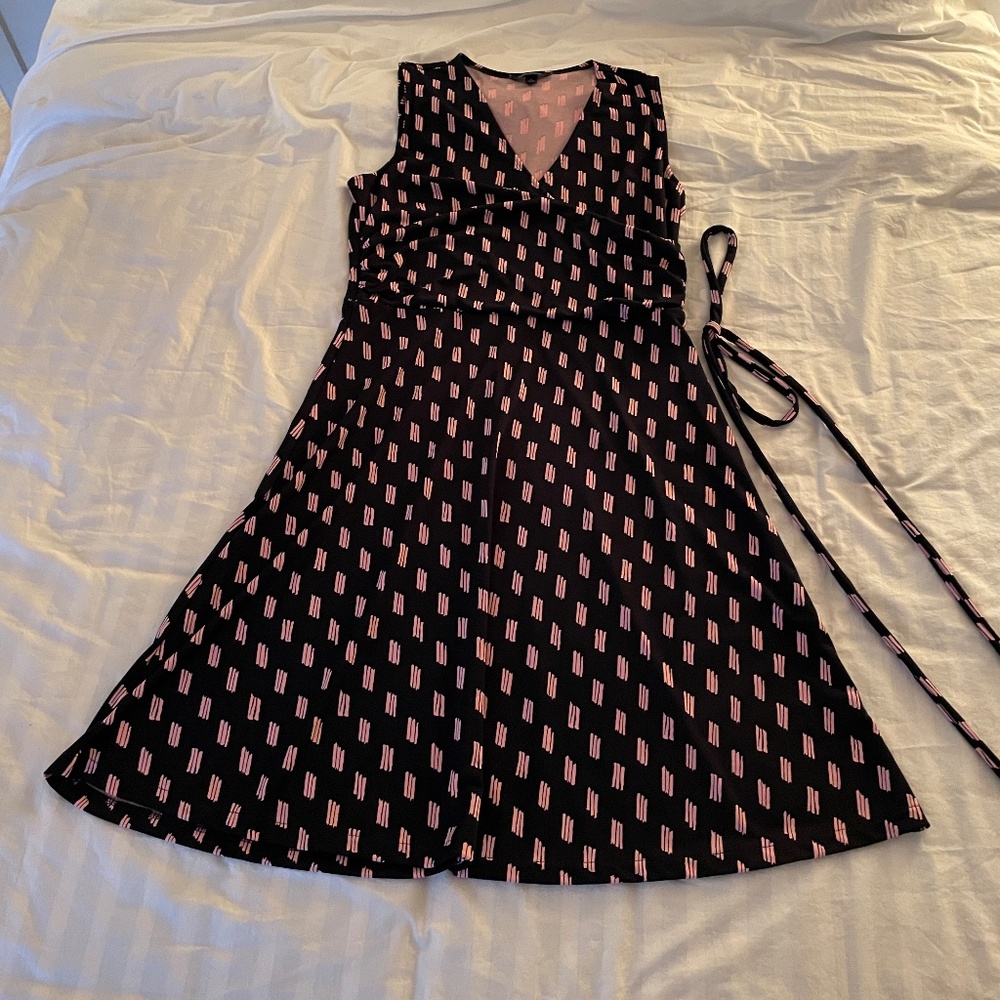 Land's End Faux Wrap Dress | Flattering Fit & Bold Print | Size L